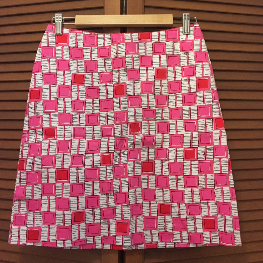 Becky & Max geometric skirt 4 pink white black red